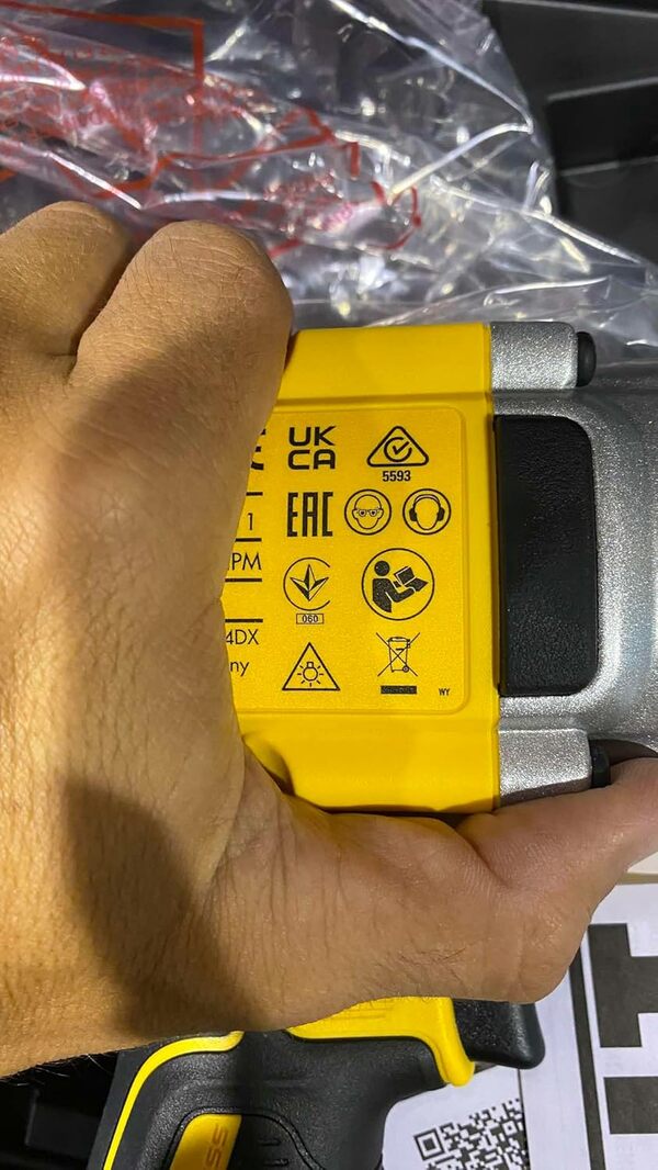 DeWalt DCS579NT Scie circulaire sans Fil 54 V XR Flexvolt 190 mm Brushless Noir/Jaune [Classe énergétique A+]