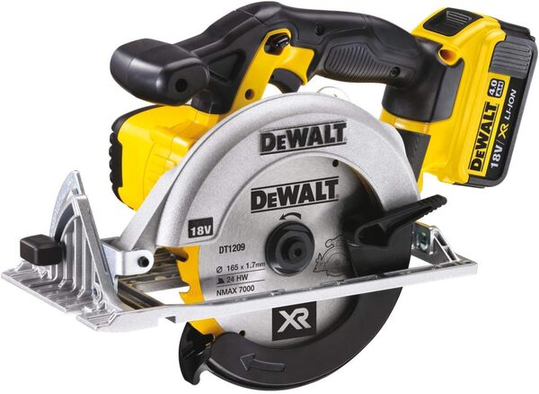 DeWalt Scie Circulaire XR 18V 4 Ah - DCS391M2-QW - Scie Circulaire sans Fil avec Coffret, 2 Batteries et Chargeur - 3700 trs/min - Lame Carbure 24 Dents 165 mm - Profondeur Coupe Max à 90° 55 mm Noir/Jaune 45 cm