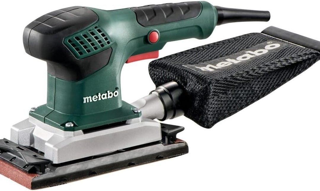 Test ponceuse vibrante 210W : efficacité en couleur