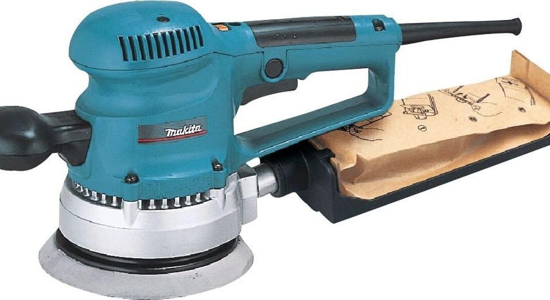 Comparatif et avis : ponceuse Makita BO6030J 310W 150mm