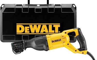 Test de la scie sabre DeWalt DWE305PK-QS : puissance et robustesse