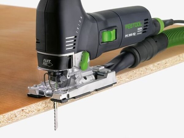 Découvrez les atouts de la scie sauteuse Festool Trion PS300EQ-Plus 720 W pour des découpes précises et efficaces dans vos projets de bricolage. Optimisez vos travaux avec un outil puissant et polyvalent.