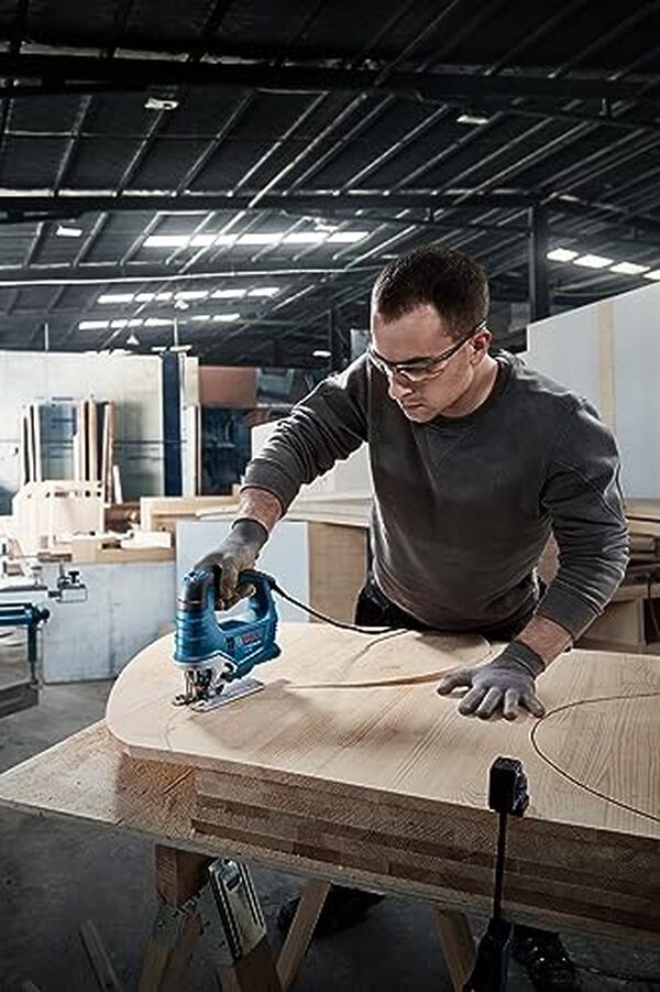 Découvrez notre test approfondi de la scie sauteuse Bosch professional GST 750 : analysis des performances, avantages, inconvénients et avis d'experts pour vous aider à faire le meilleur choix.