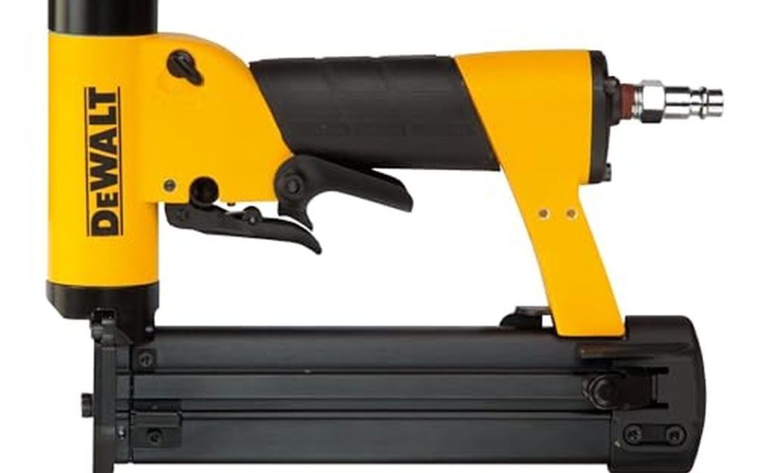 Test du cloueur pneumatique précis Dewalt DPN2330-XJ