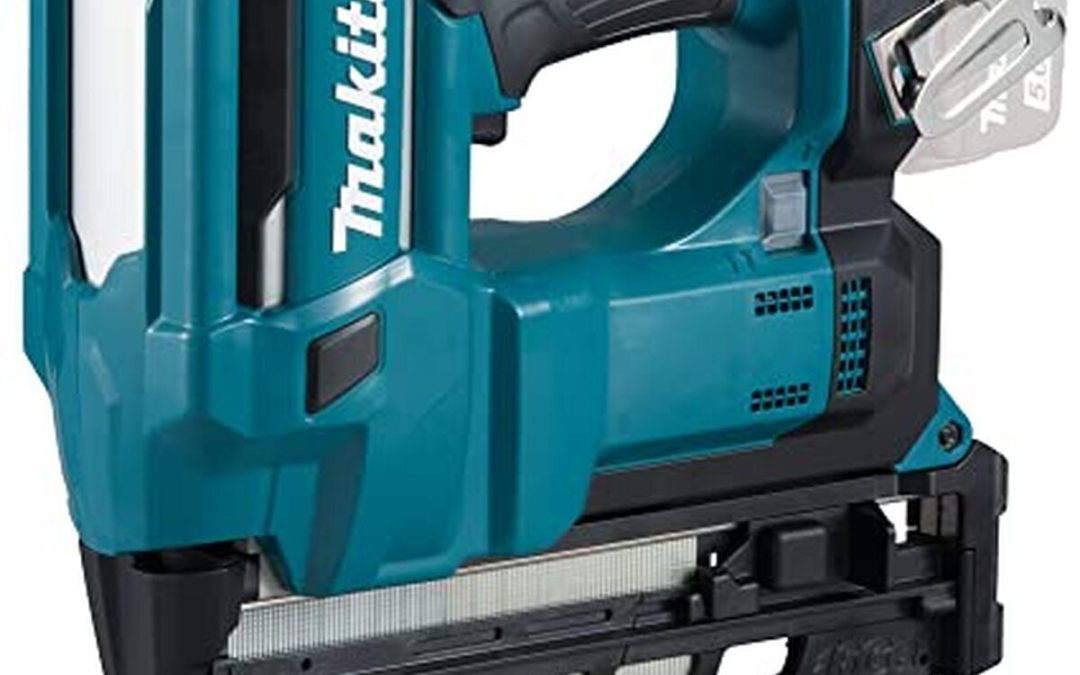 Test du cloueur sans fil Makita DBN600Z 18V