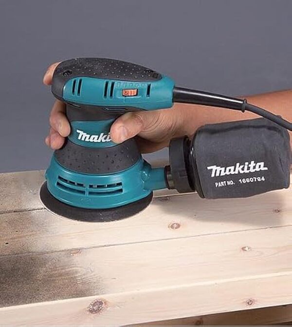 Découvrez notre test détaillé de la ponceuse vibrante Makita BO5031 : performances, caractéristiques et verdict pour vos travaux de ponçage. 