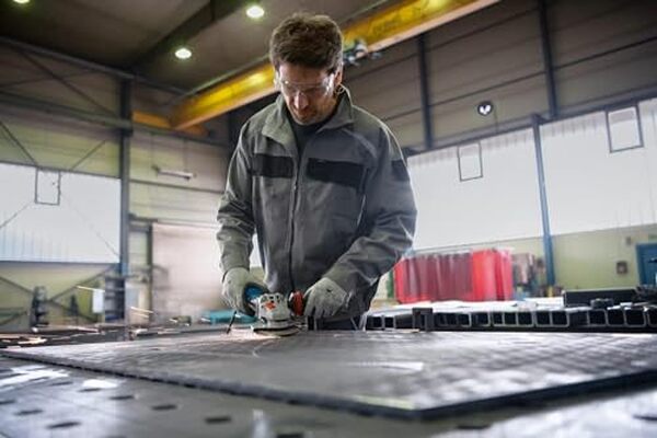 Découvrez notre test détaillé de la meuleuse Bosch GWS 14-125 S : puissance, efficacité et fiabilité pour les professionnels du bricolage. 