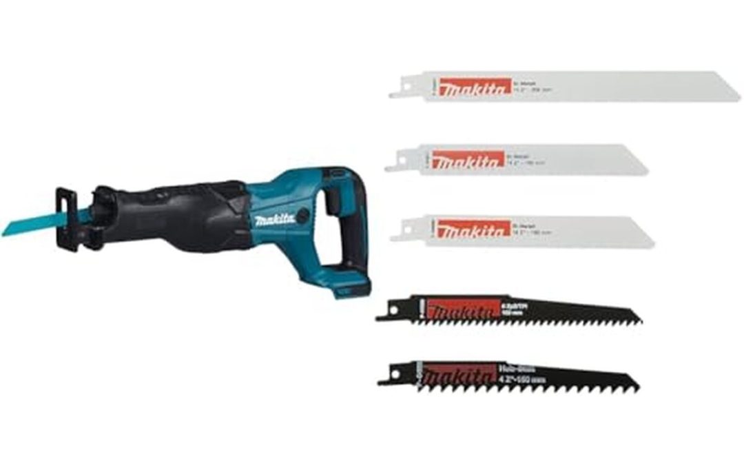 Test de la scie sabre sans fil Makita DJR186ZK avec lames supplémentaires